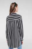 Blusa a rayas, aberturas en costado