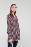 Blusa a rayas, aberturas en costado
