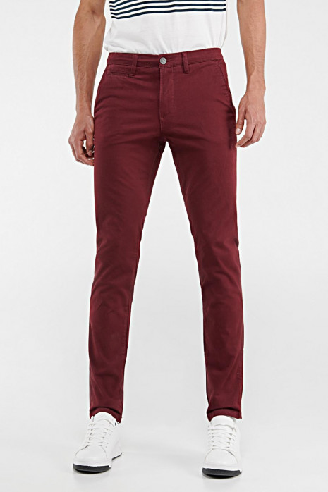 Pantalón unicolor tipo chino super slim