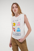 Camiseta, manga corta, estampada en frente y espalda de Pacman.