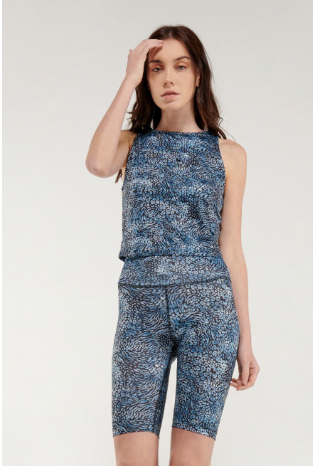 Camiseta Fit, manga sisa, cuello redondo.