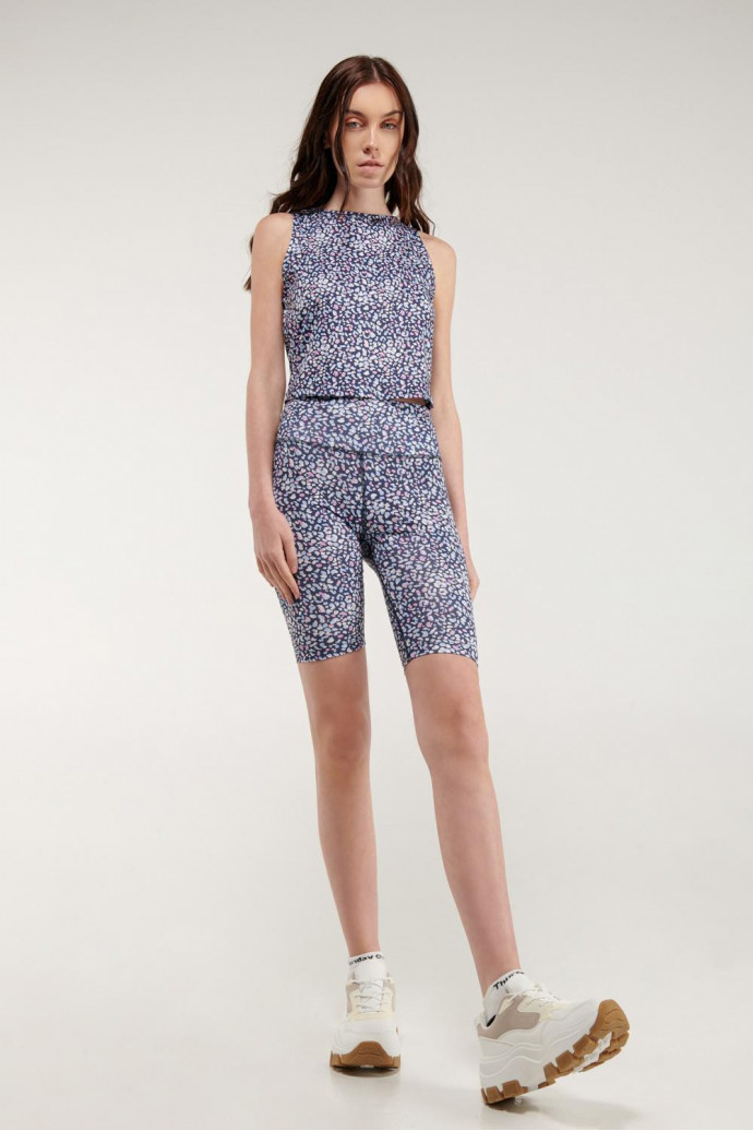 Short con bolsillos laterales, unicolor