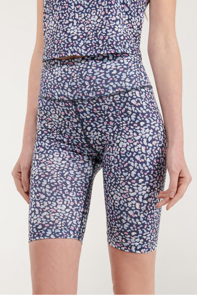 Short con bolsillos laterales, unicolor