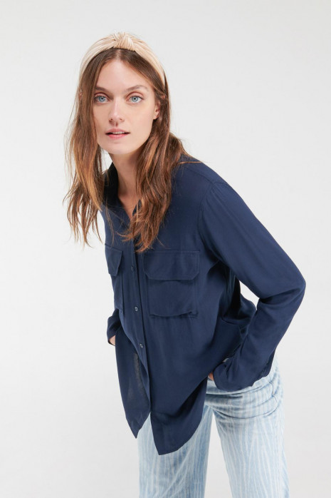 Blusa unicolor, doble bolsillo