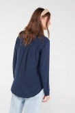 Blusa unicolor, doble bolsillo