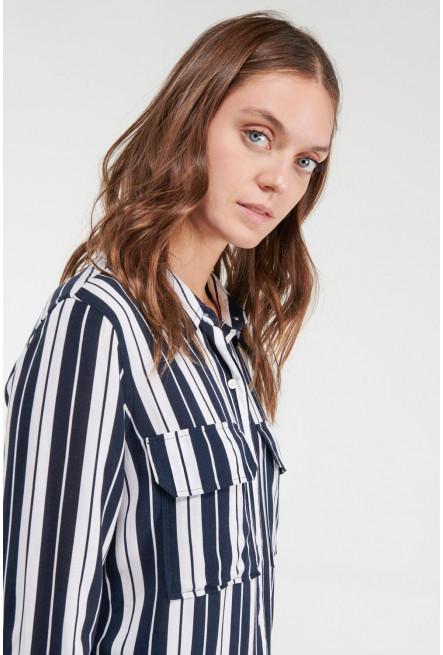 blusa a rayas, doble bolsillo