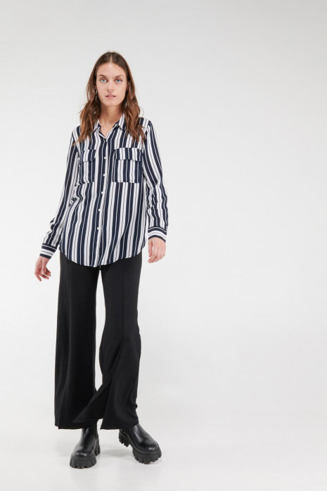 blusa a rayas, doble bolsillo