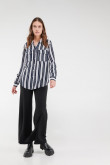 blusa a rayas, doble bolsillo