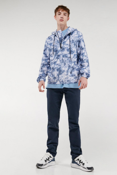 Chaqueta anorak estampada