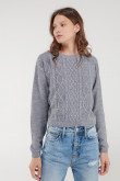 Sueter cuello redondo.