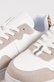 Tenis urbanos contraste animal print.