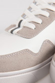 Tenis urbanos contraste animal print.