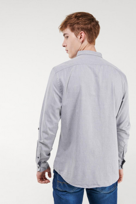 camisa unicolor, manga larga