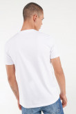 Camiseta básica manga corta estampada.