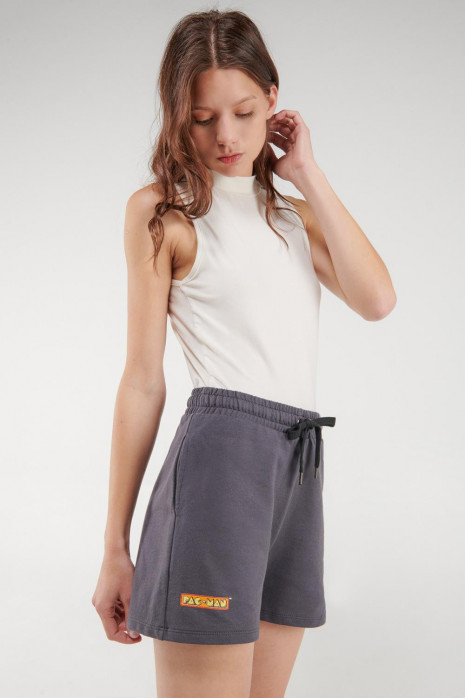 Short con bolsillos, estampado de Pacman.