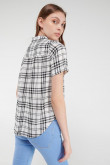 Blusa a cuadros manga corta