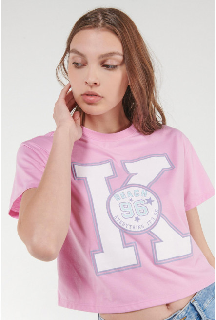 Camiseta, manga corta, con estampado en frente.