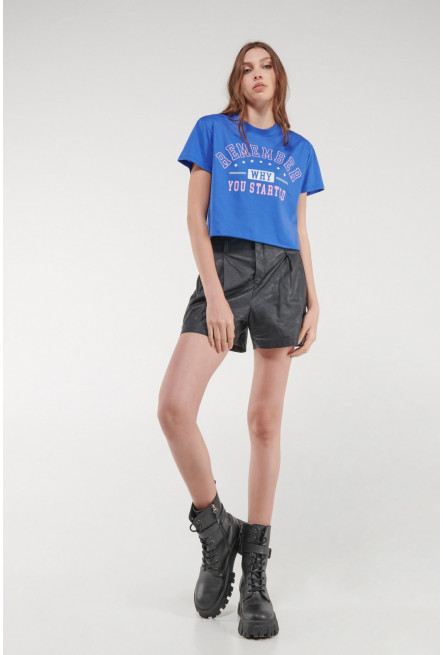 Camiseta, manga corta, con estampado en frente.