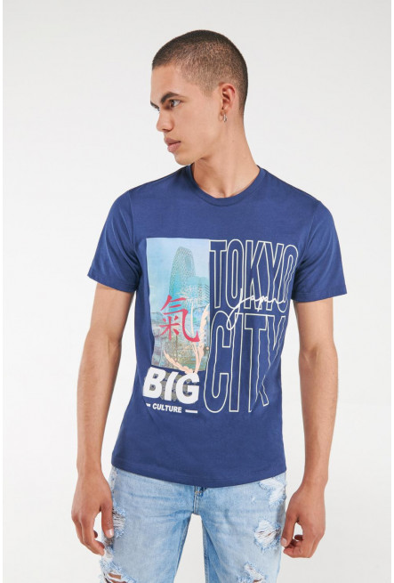 Camiseta básica manga corta estampada.