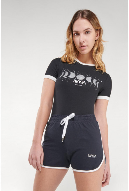 Short, bordado en frente de NASA.