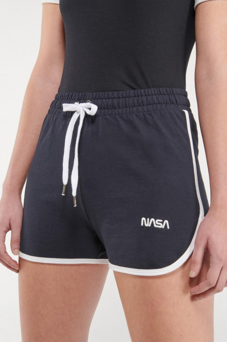 Short, bordado en frente de NASA.