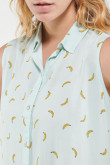 Blusa estampada sin manga