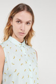 Blusa estampada sin manga