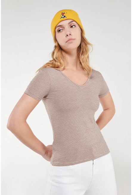 Camiseta básica, manga corta con cuello en V