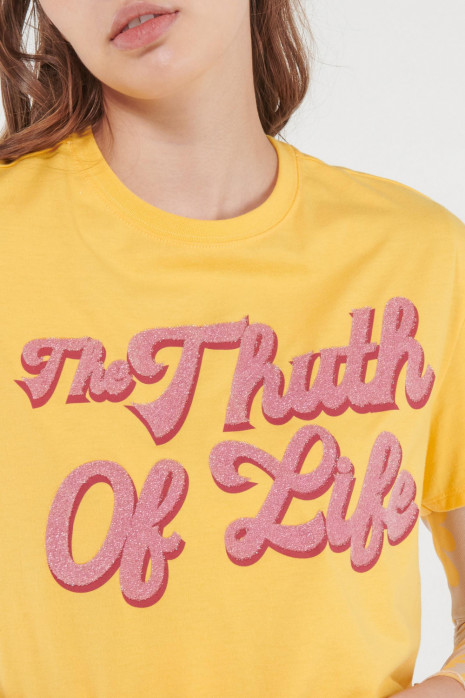 Camiseta, manga corta, con estampado en frente.
