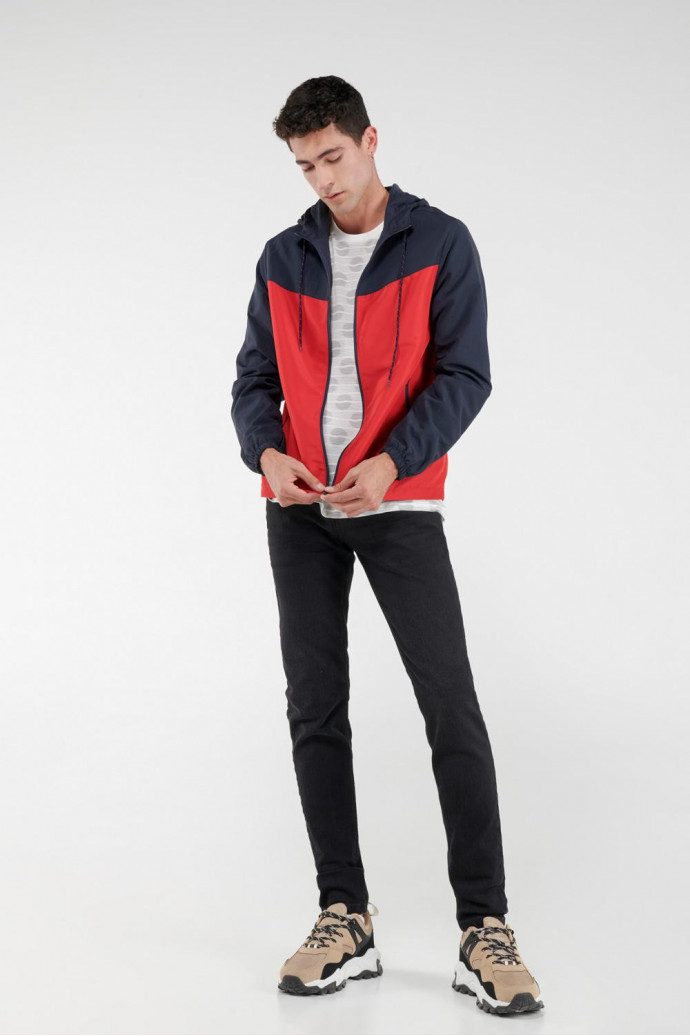 Chaqueta liviana estampada