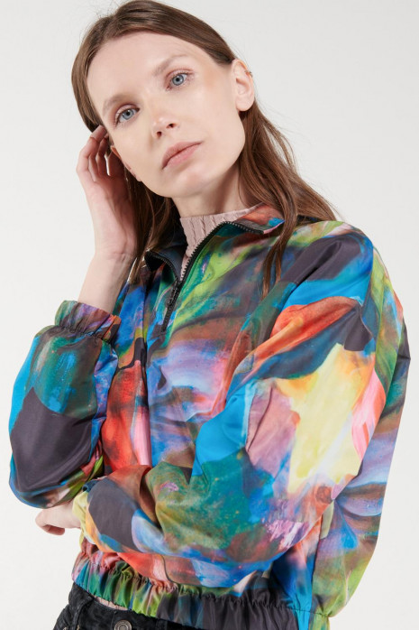Chaqueta liviana estampada