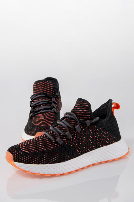 Tenis deportivos.