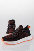 Tenis deportivos.