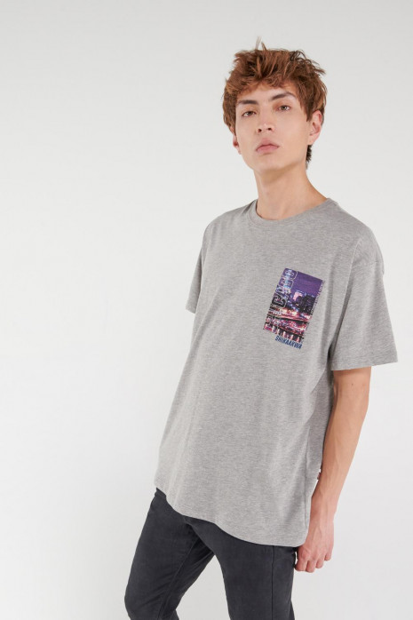 Camiseta manga corta con estampado.