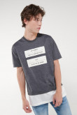 Camiseta, con estampado frente y bajo en contraste