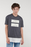 Camiseta, con estampado frente y bajo en contraste