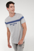 Camiseta masculina cuello redondo estampada.