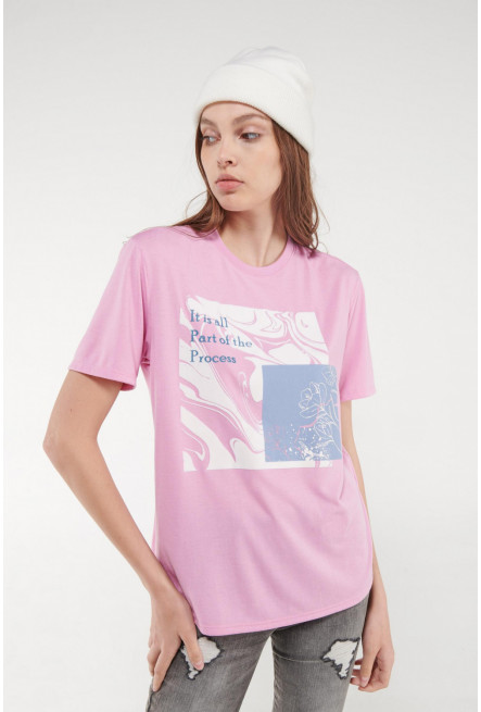 Camiseta, manga corta, con estampado en frente.