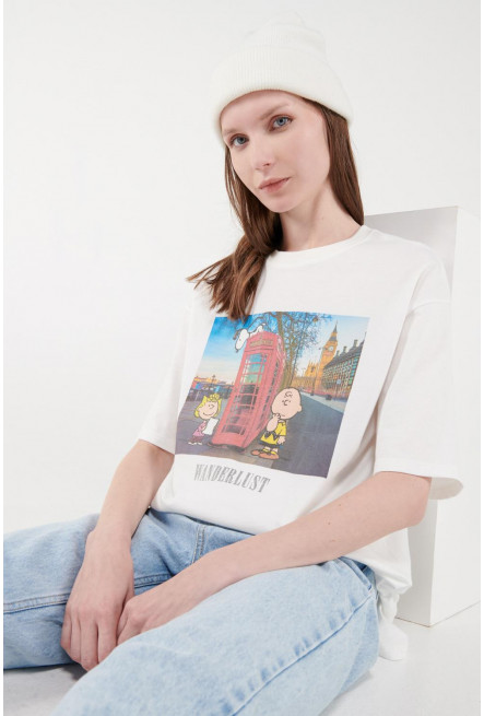 Camiseta, con frente y manga estampado de Snoopy.