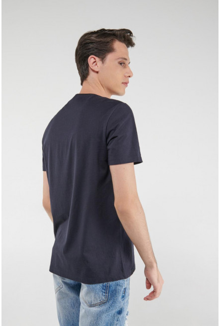 Camiseta manga corta estampada.