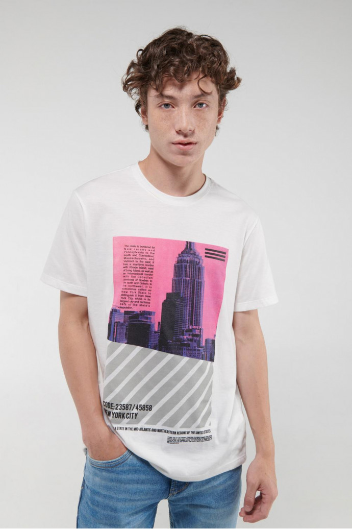 Camiseta básica manga corta estampada.