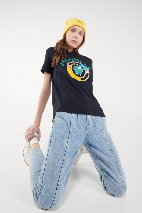 Camiseta, con estampado en frente, de Hora de Aventura.