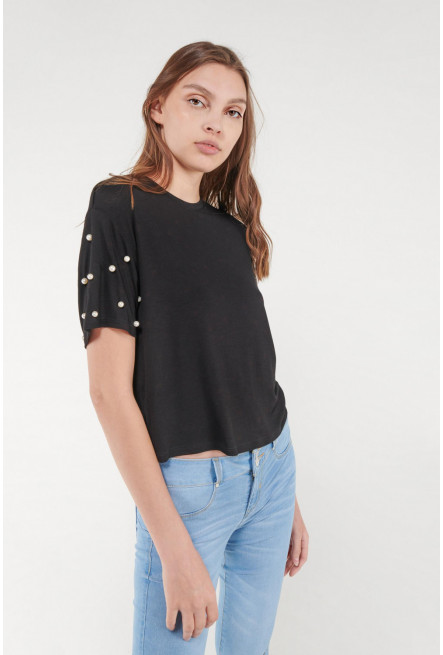 Camiseta , manga corta con perlas, unicolor.