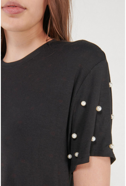 Camiseta , manga corta con perlas, unicolor.