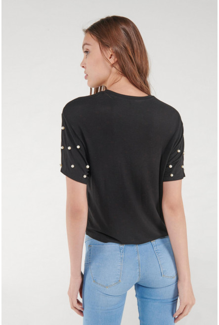 Camiseta , manga corta con perlas, unicolor.