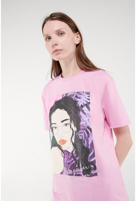 Camiseta, manga corta, con estampado en frente.