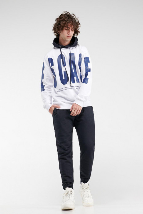 Buzo con capota, estampado frente y mangas