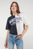 Camiseta, manga corta, con estampado en frente.