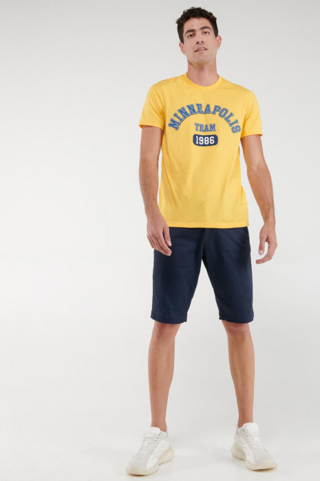 Camiseta básica manga corta estampada.