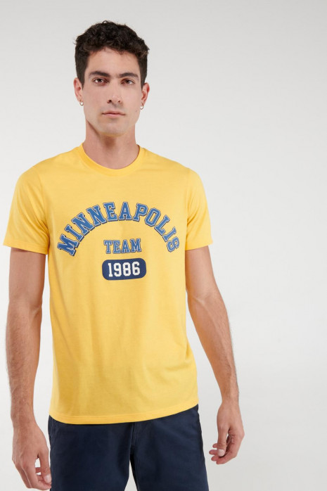 Camiseta básica manga corta estampada.